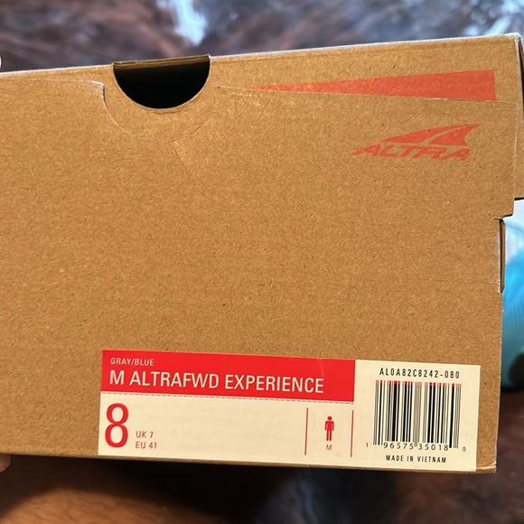 Men’s size 8 ALTRAFWD Experience running shoes. - Picture 8 of 8